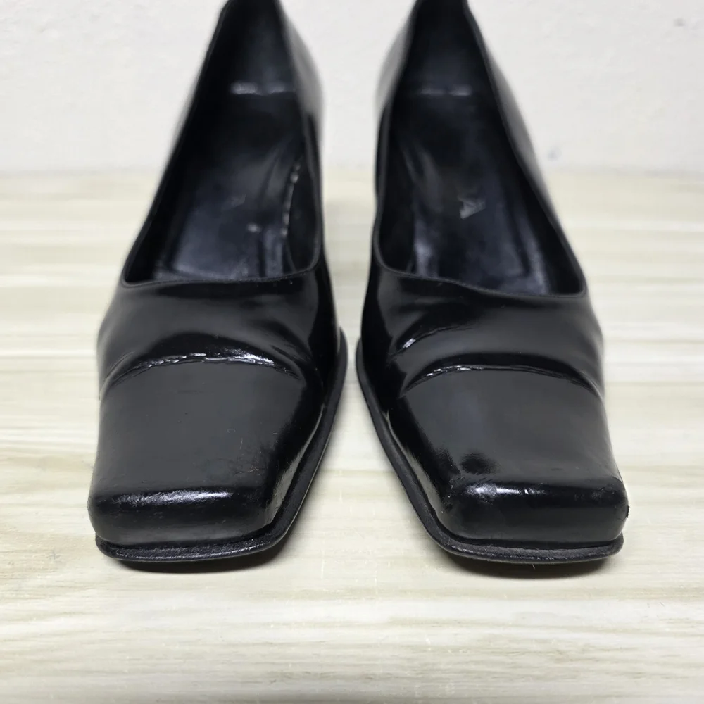 Prada Black Leather Mid Heel Pumps, Size 8 38½